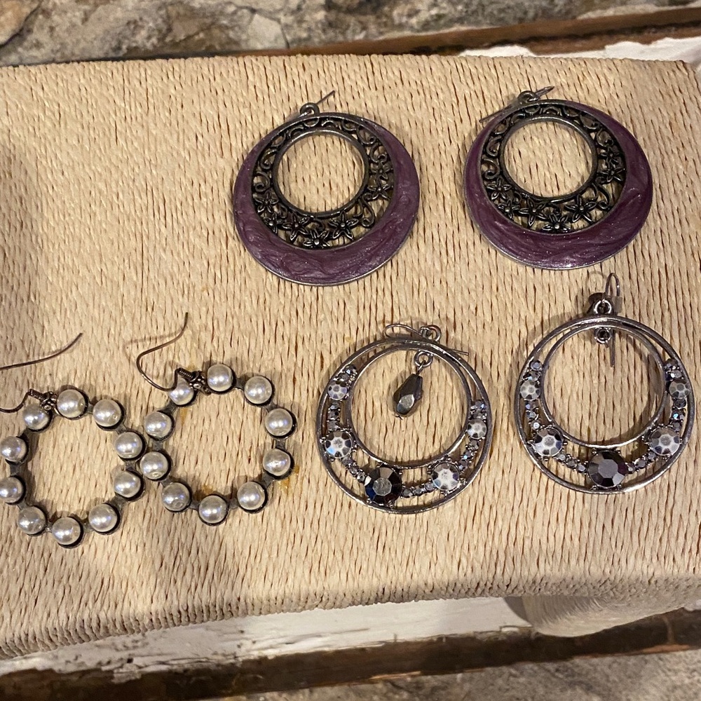 4/$10 set of 3 pairs silver tone dangle earrings